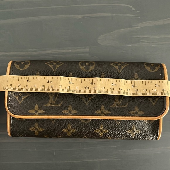 AUTHENTIC LOUIS VUITTON MONOGRAM TWIN POCHETTE CA0090 Clutch/Crossbody bag - Picture 10 of 11